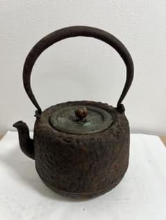 時代物 龍文堂 安之介 小振 鉄瓶 急須 水漏れなし 茶道具 骨董品 時代物 龍文堂 安之介 小振 鉄瓶 急須 水漏れなし 茶道具 骨董品
