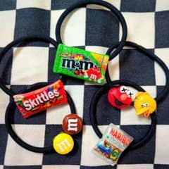m＆m's・スキットルズ・HARIBO・セサミ　ヘアゴム5個セット