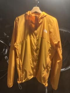 THE NORTH FACE ナイロンジャケット オレンジXLのサムネイル