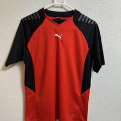 PUMA サッカーシャツ 赤黒 Mサイズ、半袖のサムネイル