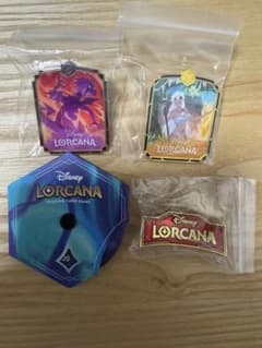 ディズニーロルカナ ショップ大会逆襲のアースラ　シーズン 賞品バッジ4点セットのサムネイル