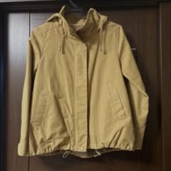 ベージュ フード付き ジャケット