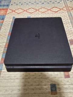 PlayStation 4 本体 ブラックのサムネイル