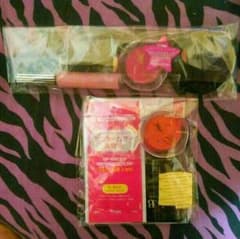 激安!!化粧品セット♡のサムネイル