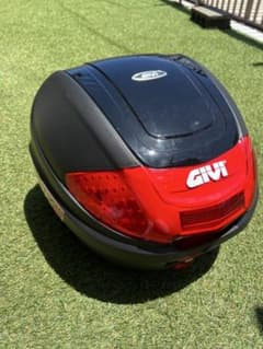 GIVI バイク用トップケースのサムネイル