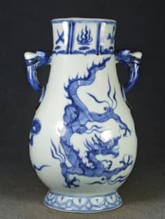 明時代　双耳瓶　青花 龍文様 双耳瓶 陶器 磁器 古美術 骨董品 明時代 双耳瓶 青花 龍文様 双耳瓶 陶器 磁器 古美術 骨董品 - メルカリ