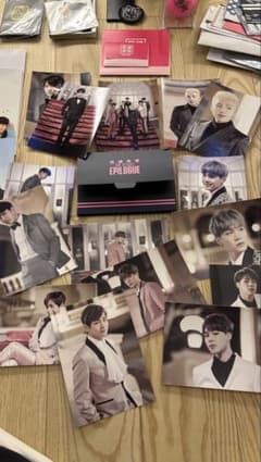 値下げ可　BTS公式トレカ　グク　テテ　ジミン　ジン　ユンギ　ナムジュン　ホソクのサムネイル