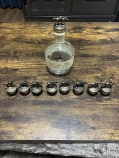Blanton's ウイスキー空瓶　ボトルキャップコンプリートのサムネイル