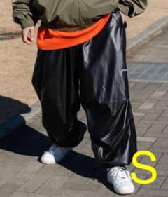 ペルーシュ フェイクレザースノーパンツ ブラック Sのサムネイル