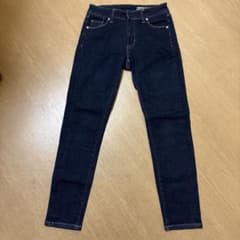 スキニーデニムパンツ Mサイズのサムネイル