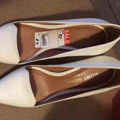 Kurt Geiger 白パンプスのサムネイル