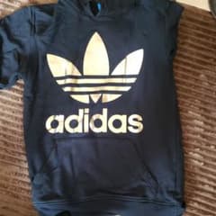 adidasパーカーのサムネイル