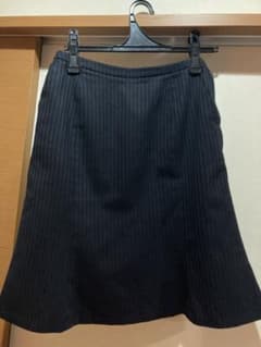 マーメイドタイプスカート　最終価格のサムネイル