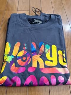【新品】AURAFEY ロゴTシャツ☆のサムネイル