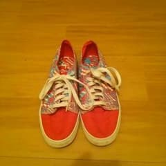 アディダスのサムネイル