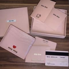【最終値下げ】MIUMIU マドラスラブ カードケースのサムネイル