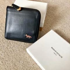 maison kitsune の財布のサムネイル