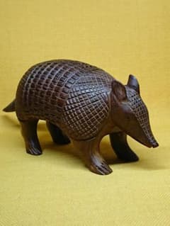 【美品】アルマジロ　木彫　彫刻　置物　インテリア　工芸品　美術品　A2557 m76753270403_1.jpg?1705279682
