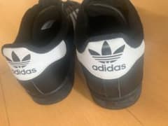 adidas SUPERSTAR 黒＆白スニーカーのサムネイル