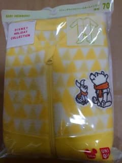 ユニクロ　フリースオールインワン　長袖ロンパース　ぷーさん　70cmのサムネイル