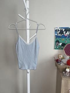 Brandy Melville レーストリム キャミソール ライトブルーのサムネイル