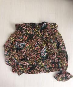 花柄ブラウスのサムネイル