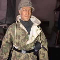 1/6映画戦争のはらわた、ジェイムスコバーン、シュタイナー軍曹 1/6映画戦争のはらわた、ジェイムスコバーン、シュタイナー軍曹 - メルカリ
