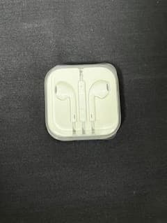 【新品未使用】iPhone 純正イヤフォンのサムネイル