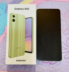 Samsung Galaxy A05 本体 ライトグリーン クリアケース付きのサムネイル