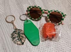 Mrs. GREEN APPLE ビターバカンス ジャケ写風キーホルダーセットのサムネイル
