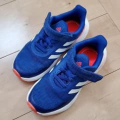 adidas アディダス スニーカーのサムネイル