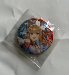 ウマ娘公式ホログラム缶バッジ(アーモンドアイ)のサムネイル