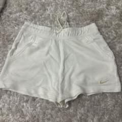 NIKE ショートパンツ ホワイト Sサイズのサムネイル