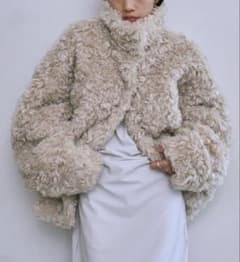 JSELF Curly Fur Coat ivory - メルカリ
