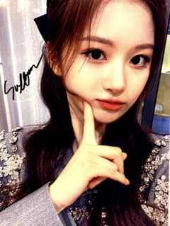ソリュン直筆サイン入り2Lサイズ写真‥Sullyoon… ソリュン直筆サイン入り2Lサイズ写真… - メルカリ