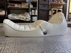 ば*ー様 ゼファー750用　猫背シート　白 ば*ー様 ゼファー750用 猫背シート 白 - メルカリ
