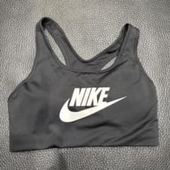 NIKE ブラック スポーツブラ　Mサイズのサムネイル