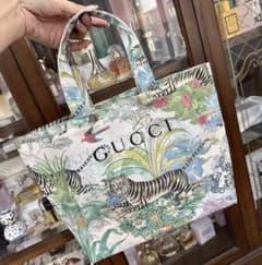 GUCCI TIGER 花柄 トラ 花 プリントノベルティ トートバッグ - メルカリ
