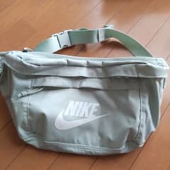 NIKE ボディバッグ ライトグリーンのサムネイル