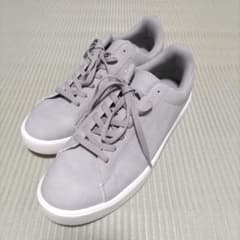 新品♪GUのメンズスニーカーのサムネイル
