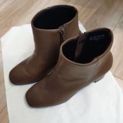 UNIQLO コンフィールタッチ ショートブーツ ブラウン 23.5cmのサムネイル