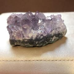 紫水晶（アメジスト）原石のサムネイル