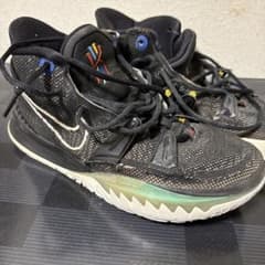 Nike Kyrie 7のサムネイル