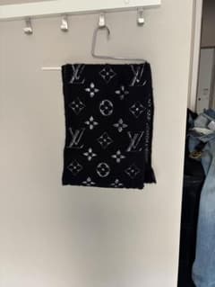 LOUIS VUITTON ロゴマフラー ブラックのサムネイル