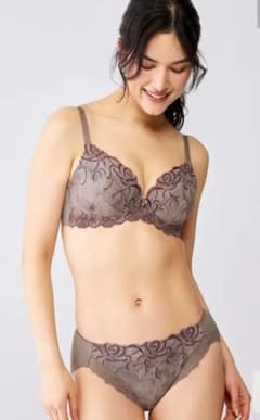 Triumph☆ブラジャーショーツセットのサムネイル