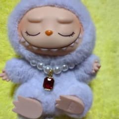 LABUBU ラブブ　スクエア型パールネックレス　赤のサムネイル
