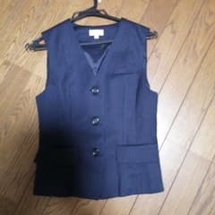 ほぼ未使用　事務服　ベスト　7号　SNITSのサムネイル