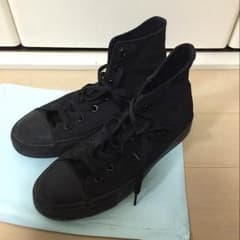 黒 ハイカットスニーカーのサムネイル