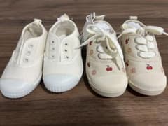 ZARA キッズ スニーカー 2足セットのサムネイル