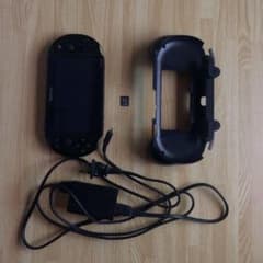 PlayStation®Vita（PCH-2000シリーズ） Wi-Fiモデル…のサムネイル